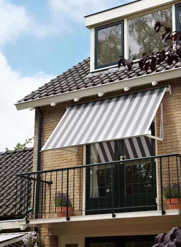 Luxaflex® Outdoor - uitvalscherm II Luxaflex® Outdoor - uitvalscherm II